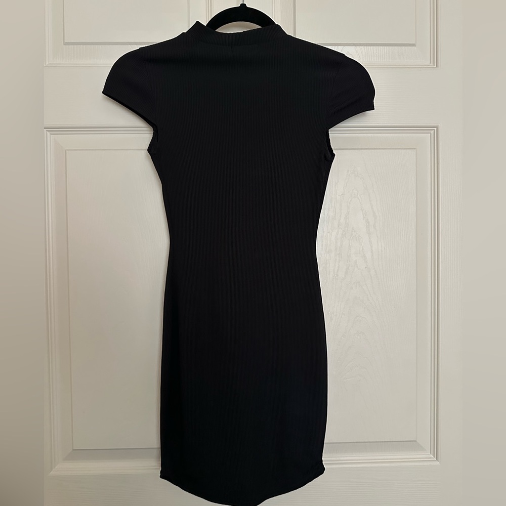 PrettyLittleThing | Black Ribbed Cap Sleeve Bodycon Dress | 2